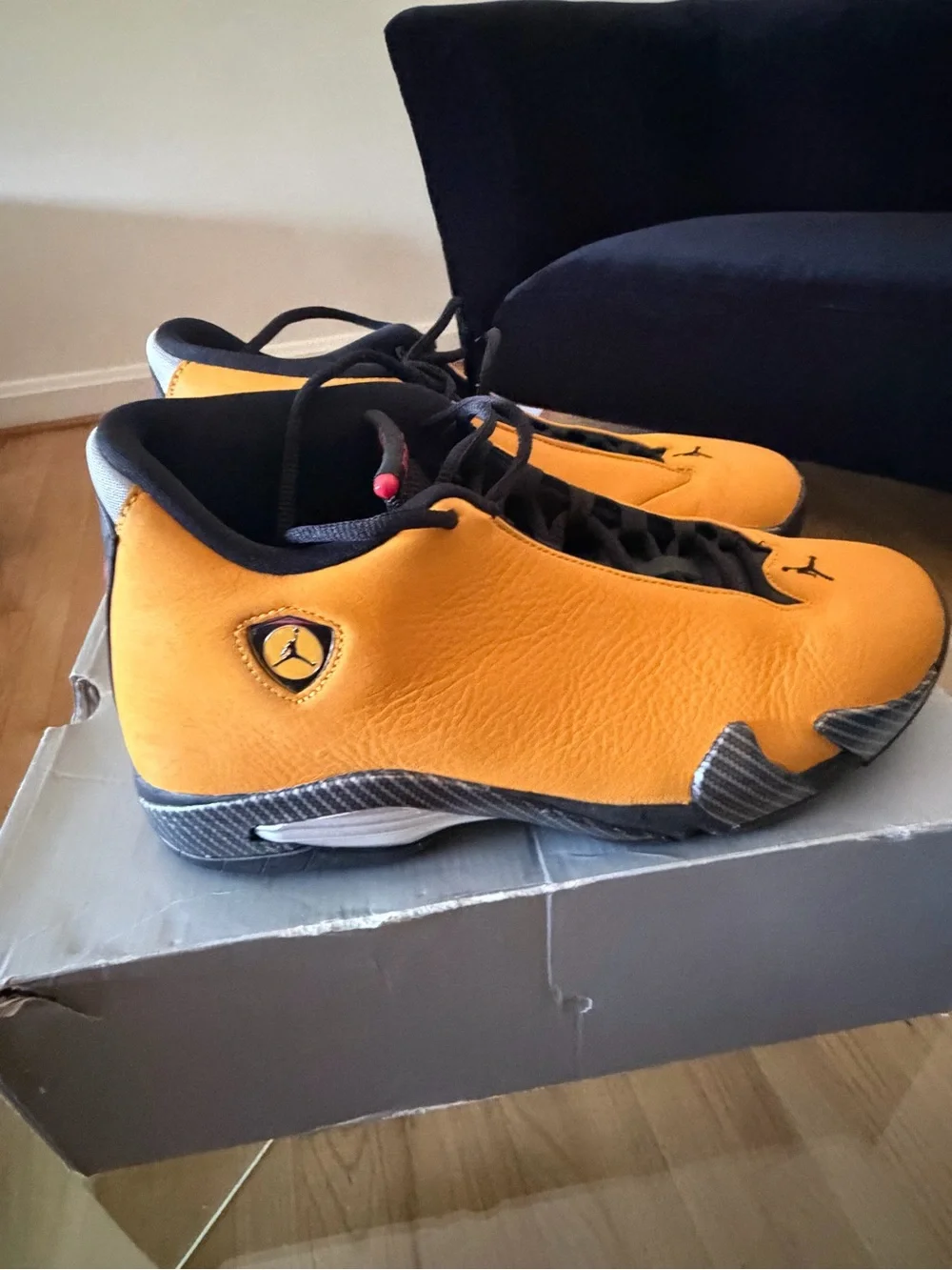 Air Jordan 14 Retro SE Metallic Gold